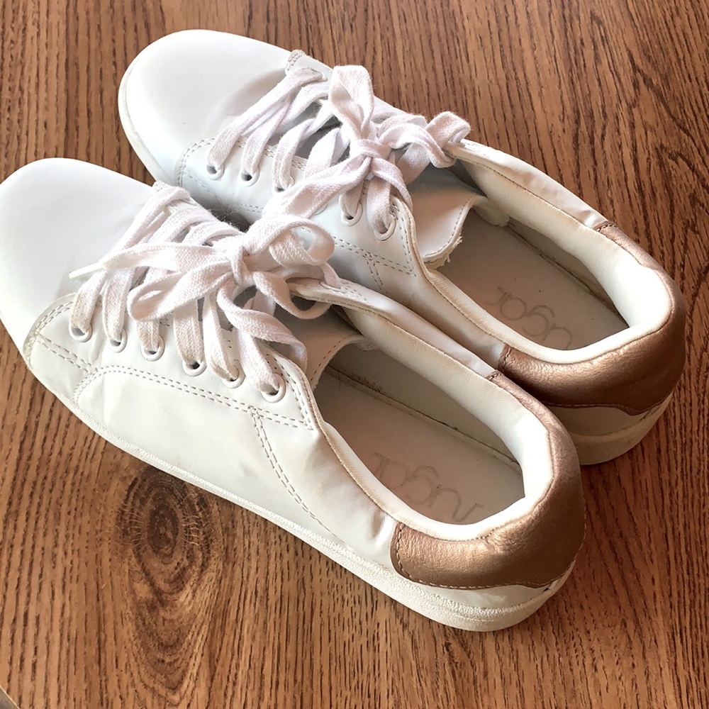 Sugar Brand. Women’s Sz 8.5. White/Rose Gold colored Sneakers. - Picture 3 of 8